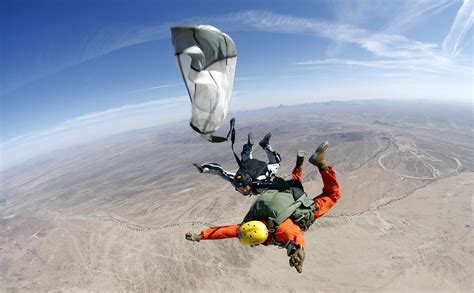 10 Skydiving Techniques For Military Operations: The Essential Guide