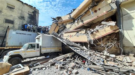 2 Storey Building Collapses In Maharashtra S Bhiwandi 35 Feared