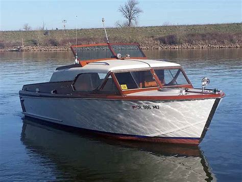 23 Feet 1958 Owens Flagship Day Cruiser 36712 Antique Boat America