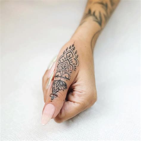 25 Women Amp 39 S Unique Hand Tattoos With Meaning To Inspire You Tuko Co Ke