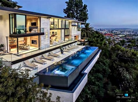 A Modern California House With Spectacular Views