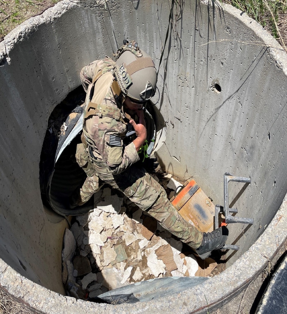 Airborne Explosive Ordnance Disposal Soldier Wins 52Nd Eod Group Best