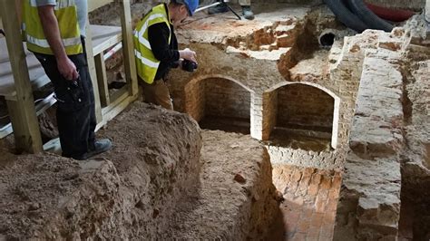 Archaeologists Uncover The Lost Royal Palace Of Henry Viii Fox News