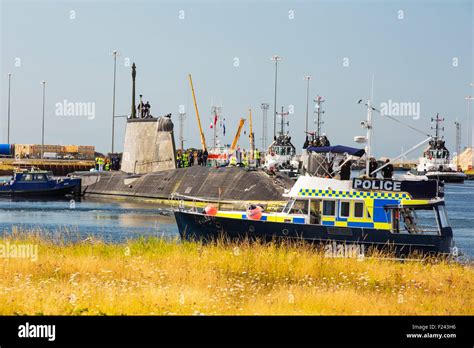 Bae Submarine Base Barrow Hi Res Stock Photography And Images Alamy