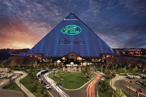 Bass Pro Shops Pyramid In Memphis Tn Big Cypress Lodge Best Hotel In World Memphis Tn