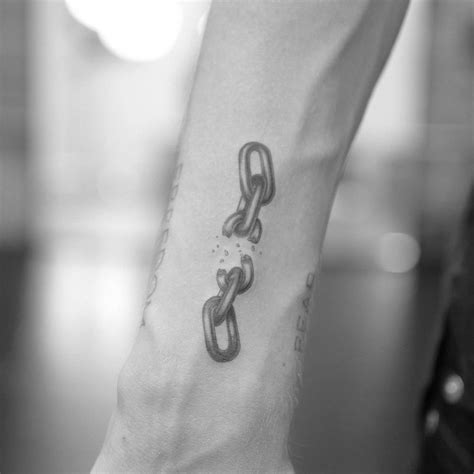 Broken Chain Tattoo