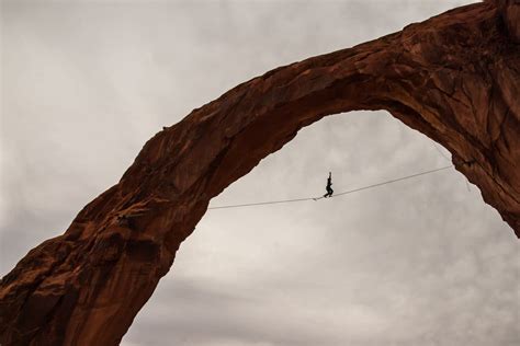 Defying Death In Utah Arches A Thrill Too Far The New York Times