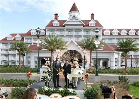 The Ultimate Guide To Disney's Grand Floridian Hotel: A Magical ...