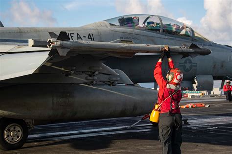 F A 18F Cvn 72 Deployment 2048X1365 R Warplaneporn