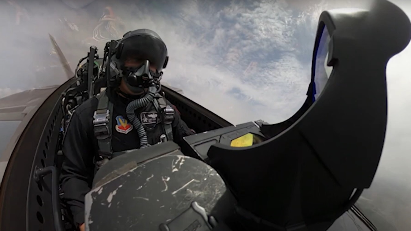 F16 Raptor Cockpit