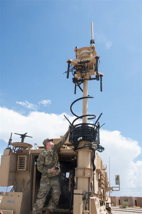 Greywolf Tests Army Amp 39 S First Electronic Warfare Tactical Vehicle