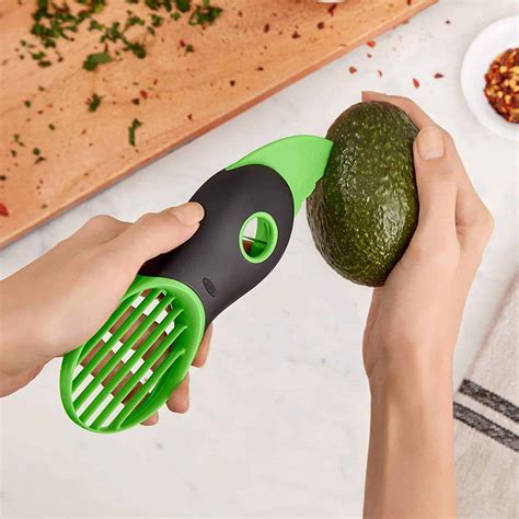 How To Cut An Avocado With A 3 In 1 Avocado Tool Youtube