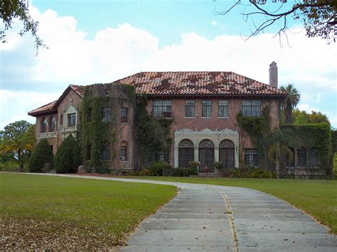 Howey In The Hills Florida Friendly Historic Lakefront Town