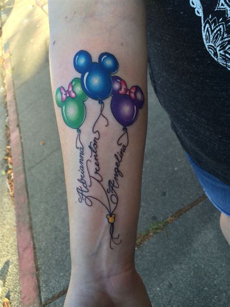 Kids Name On Disney Balloons Done By Matt Robinson In Vacaville Ca At