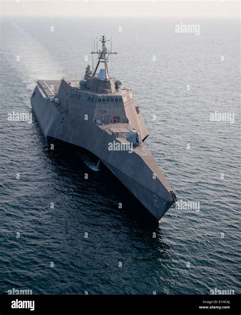 Littoral Combat Ship Uss Independence Lcs 2 Steams Through The