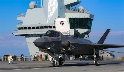 Marine F 35Bs Land Aboard Hms Queen Elizabeth For Strike Warrior