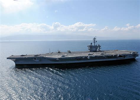 Military Photos Uss Carl Vinson Off The Coast Of Haiti