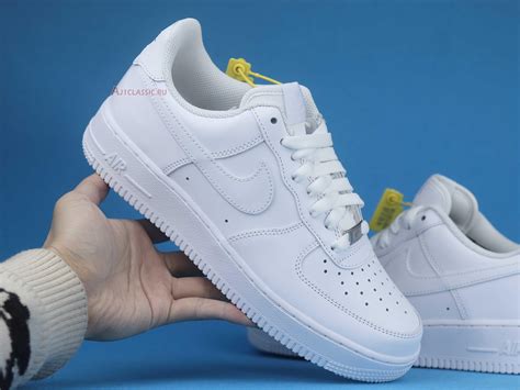 Nike Air Force 1 07 Triple White Cw2288 111 White White Sneakers