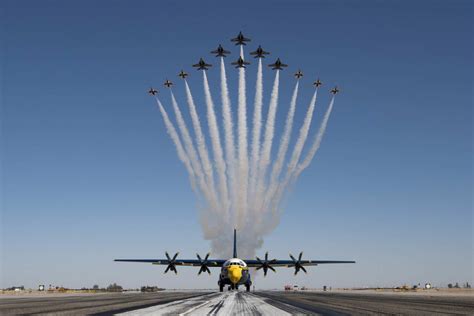 Pics Navy Blue Angels Air Force Thunderbirds Form First Ever Super