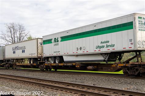 R L Carriers Trailer R L Carriers Trailer Heads West On Th Flickr