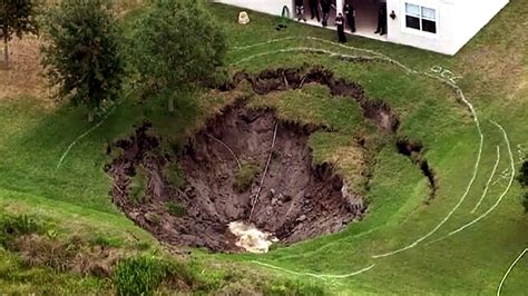 Sinkhole Horror Family S Florida House About To Be Swallowed Abc News