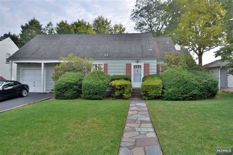 Sold 25 Peek Street Rochelle Park Nj 07662 4 Beds 3 Full Baths