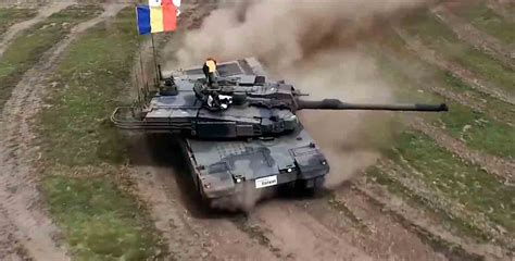 Spectaculaire Video Roemeni Test De K2 Black Panther Tank Carro E Motos