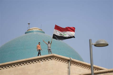 Storming Of Baghdad S Palace Pro Sadr Protests And A Quick Swim