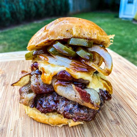 The Best Burger I Ve Ever Made Bbq Bacon Cheeseburger With Grilled