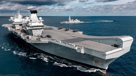 The Navy S 4 Billion Aircraft Carrier Hms Queen Elizabeth Hit The Seas