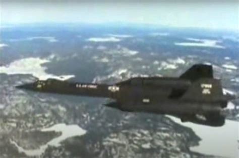 The Sr 71 Blackbird Has A Top Speed Of 2 436 Mph Mach 3 2 And Can