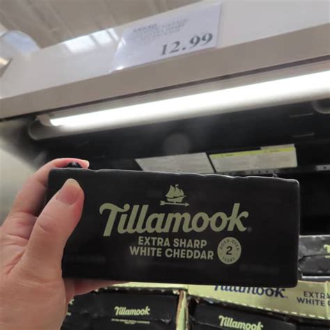 Tillamook Extra Sharp White Cheddar Review October 2022 The Kitchn