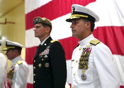 U S Fifth Fleet Welcomes New Commander U S Naval Forces Central