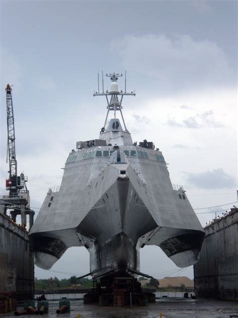 Uss Independence Lcs 2 Stealth Trimaran Us Navy S Amazing Warship R