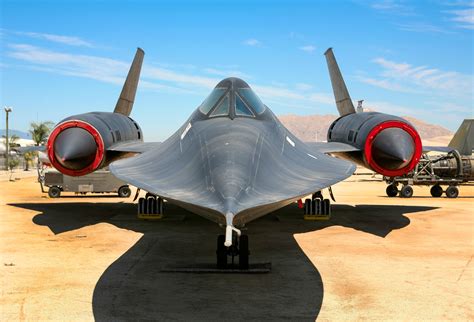 Why Was The Lockheed Sr 71 Blackbird So Hard To Fly